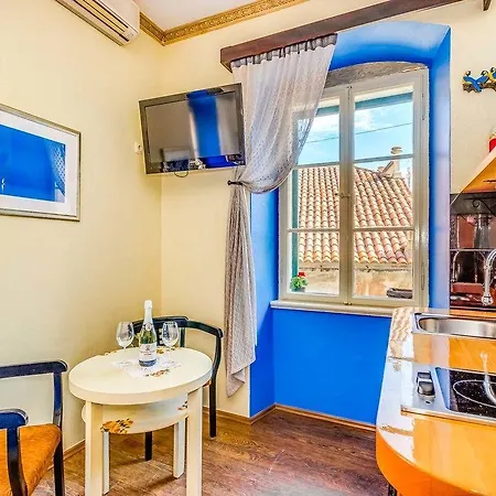 Captain's Guest house
