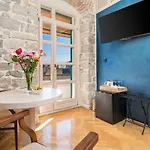 Gostinjska kuća Captain's 4*