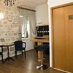 Captain's Gostinjska kuća