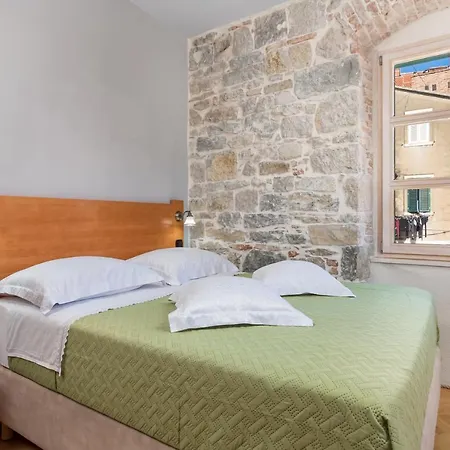 Captain's Guest house