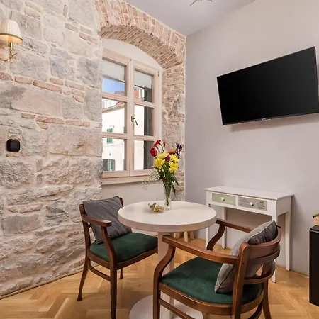 Captain's Guest house