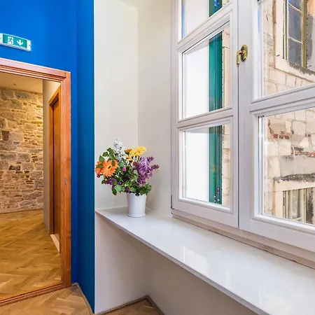 Captain's Gasthuis Split